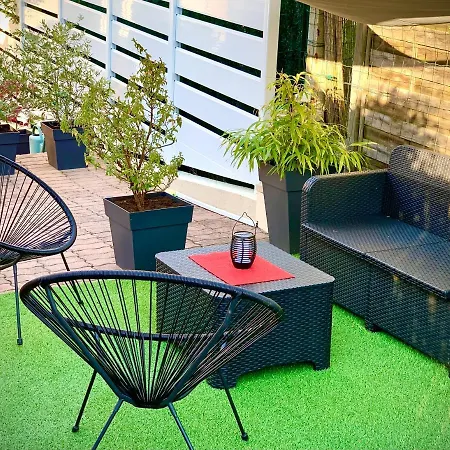 Apartment Studio Avec Mezzanine Et Petit Terrasse *